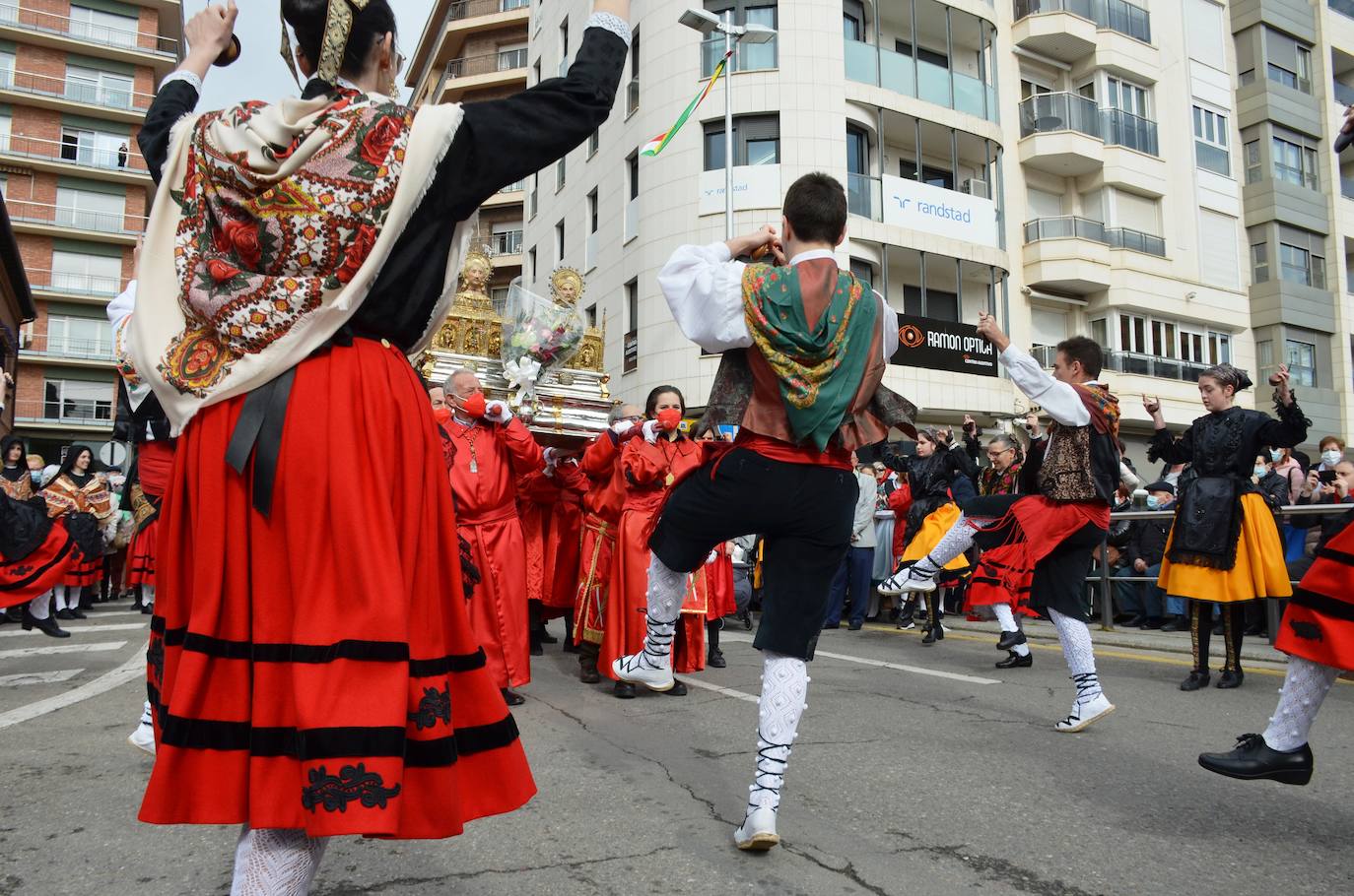 Fotos: La procesión de los mártires Emeterio y Celedonio llena las calles de Calahorra