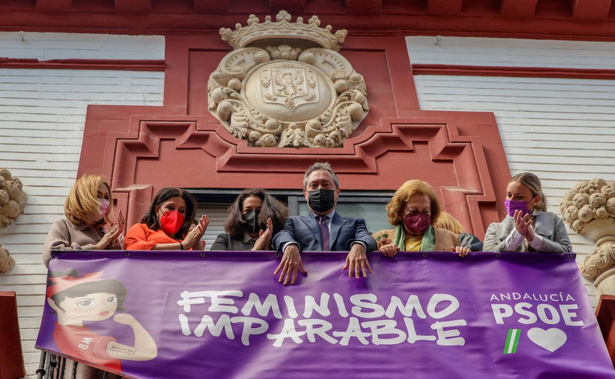 Pancarta feminista En Sevilla. 