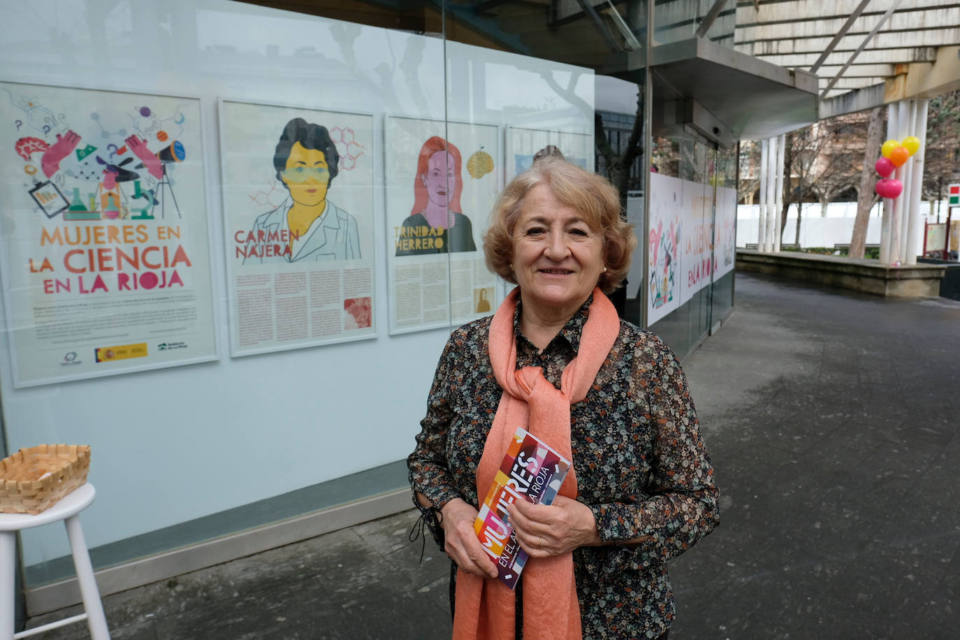 Seis riojanas asoman a las exposición 'Mujeres en la Ciencia en La Rioja', cuyos retratos ilustrados por la también riojana Tamara Mendaza se pueden ver en El Espolón logroñés (en el escaparate de la Oficina de Turismo) hasta el próximo 2 de mayo. 