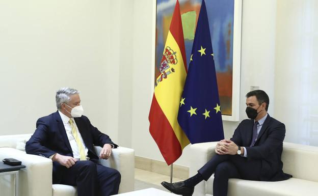 El presidente del Gobierno despachó este lunes en la Moncloa con el nuevo secretario general de la OCDE, Mathias Cormann.