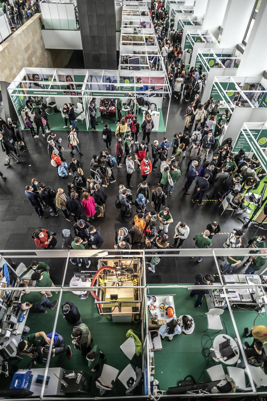 Fotos: Feria de Formación Profesional en Riojafórum