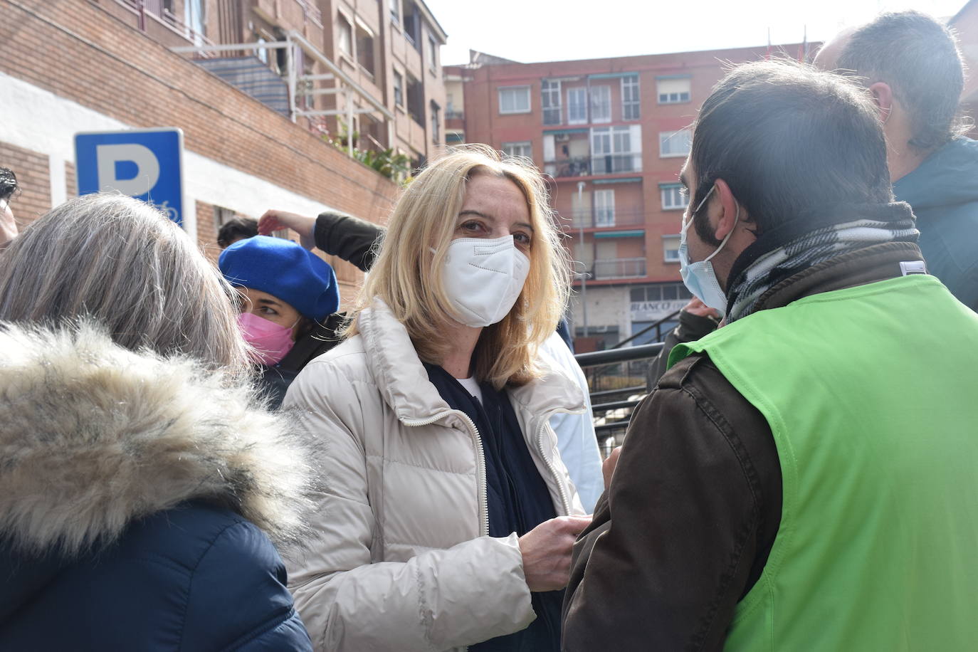 Se reanudan los 'Paseos saludables' del barrio Madre de Dios después de dos años. En este primer paseo han participado 70 personas.