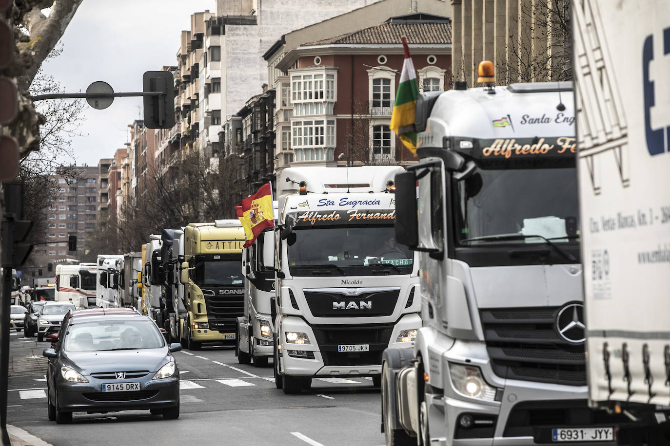 La tercera marcha de camiones recorre este jueves las calles del centro de Logroño. 