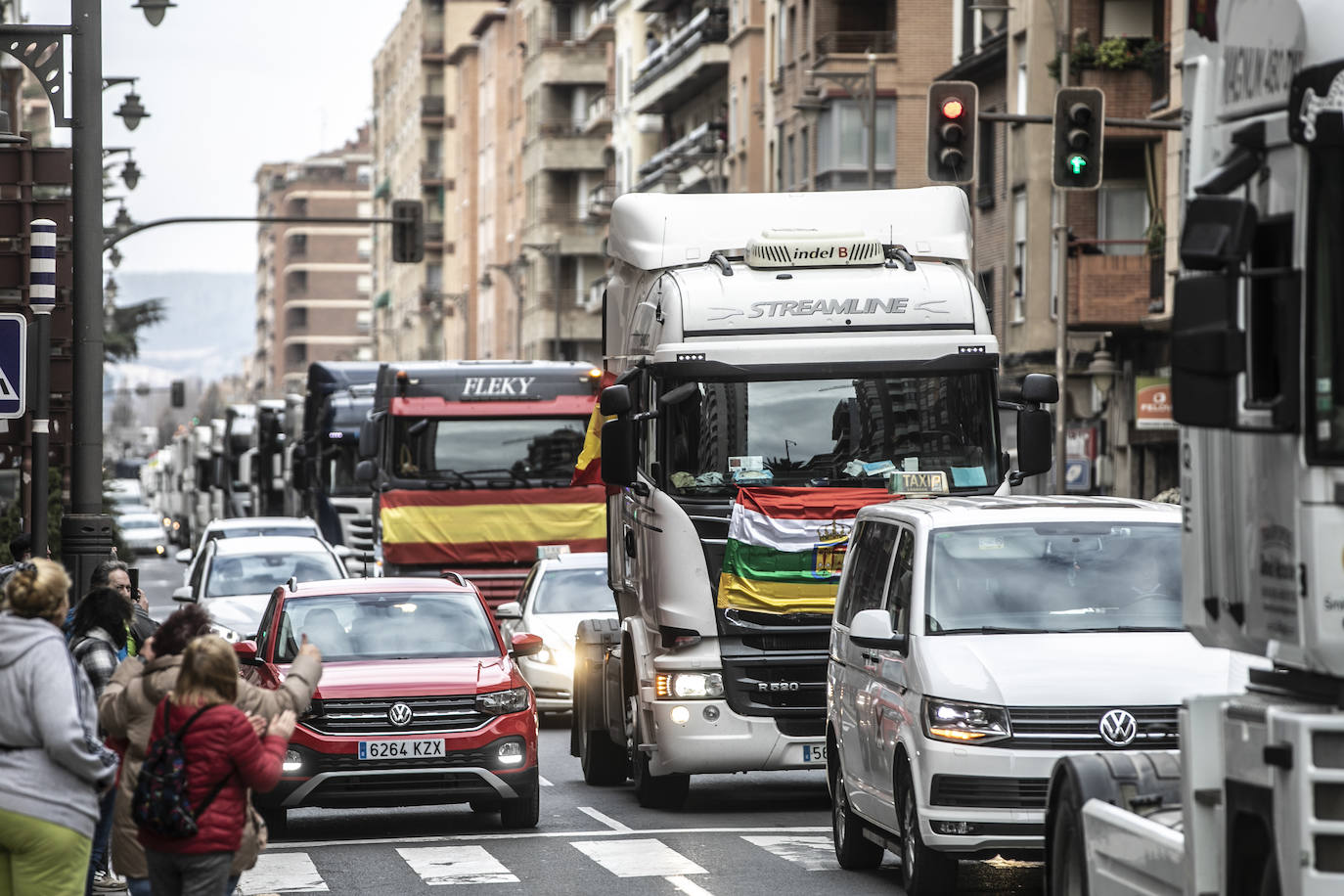 La tercera marcha de camiones recorre este jueves las calles del centro de Logroño. 