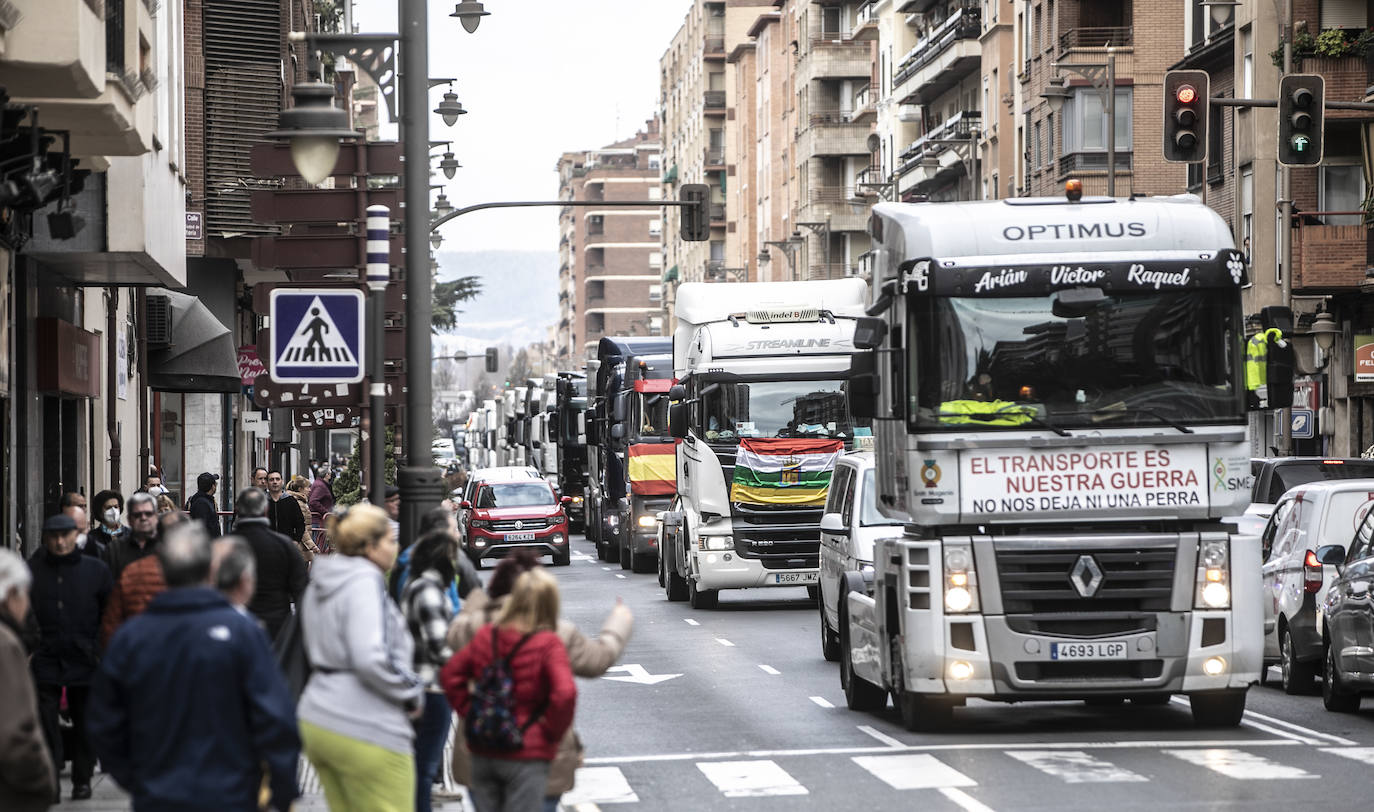 La tercera marcha de camiones recorre este jueves las calles del centro de Logroño. 