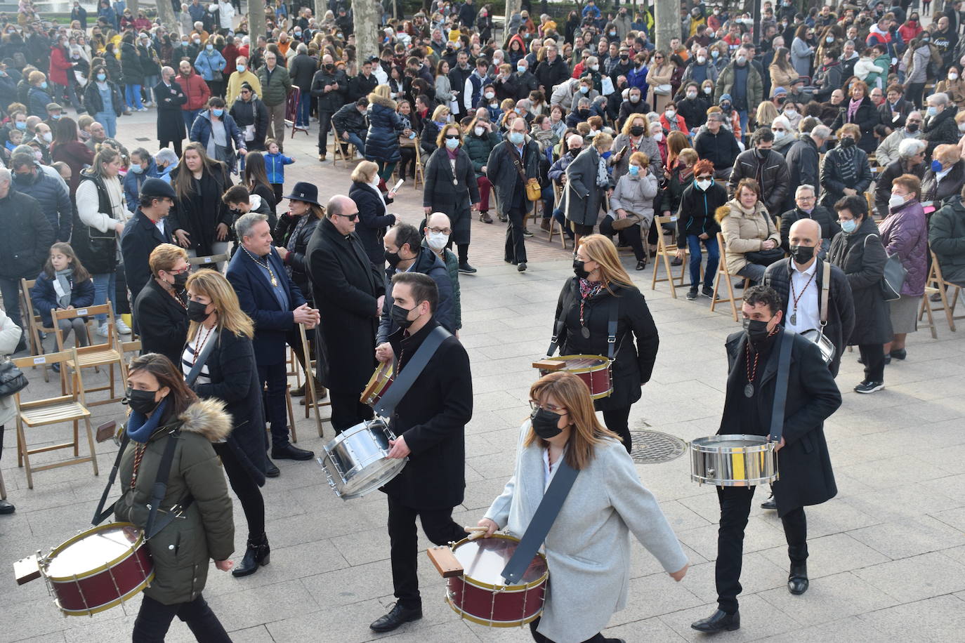 Fotos: Tambores y cornetas avanzan la Semana Santa en El Espolón