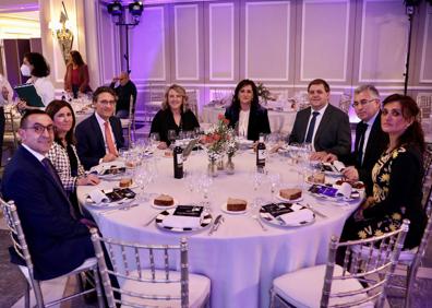 Imagen secundaria 1 - La cocina riojana brilla en una cena elaborada por seis estrellas Michelin en el 20 aniversario del evento