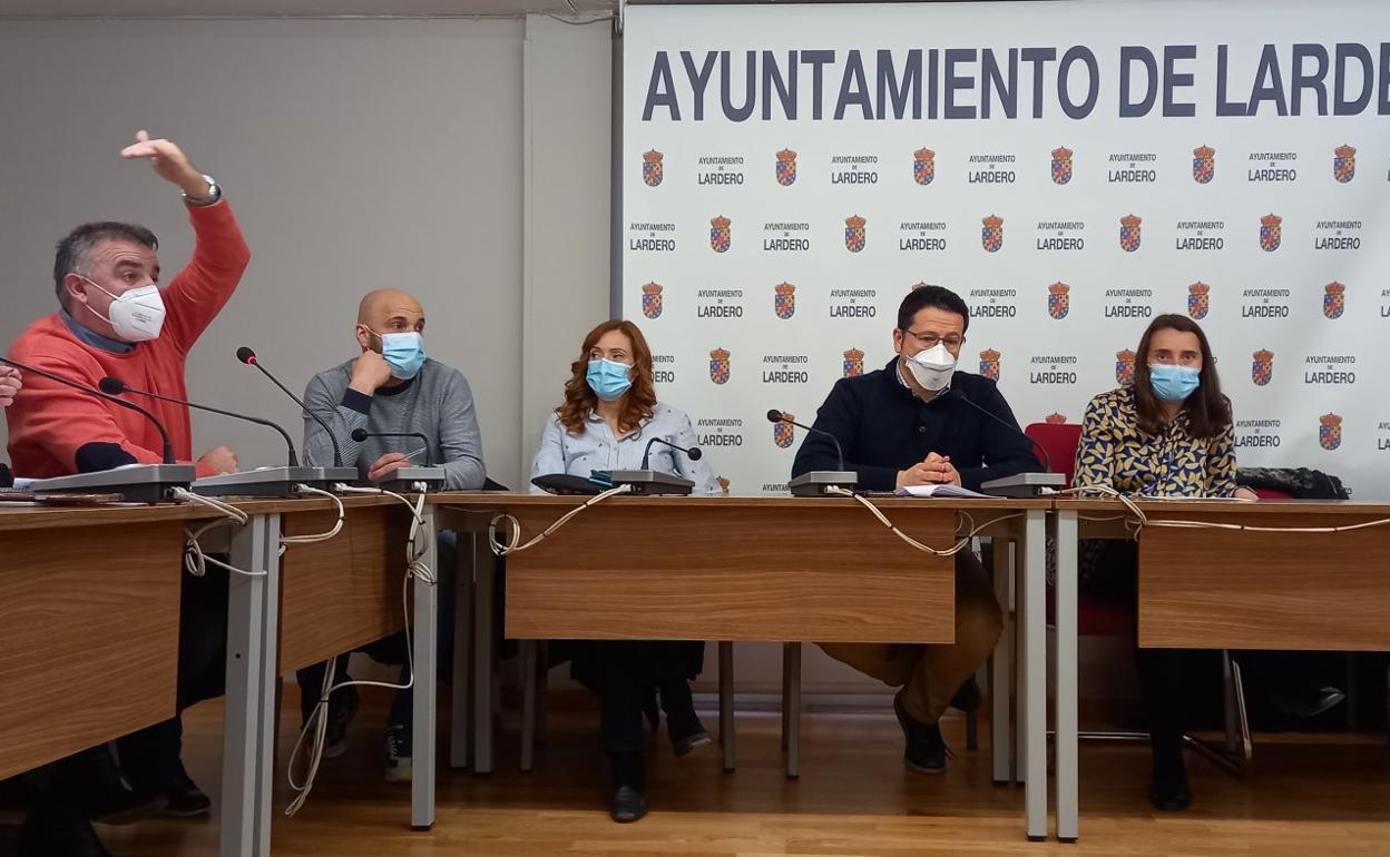 Juan Antonio Fernández ofrece explicaciones sobre la Ruta Jacobea. 