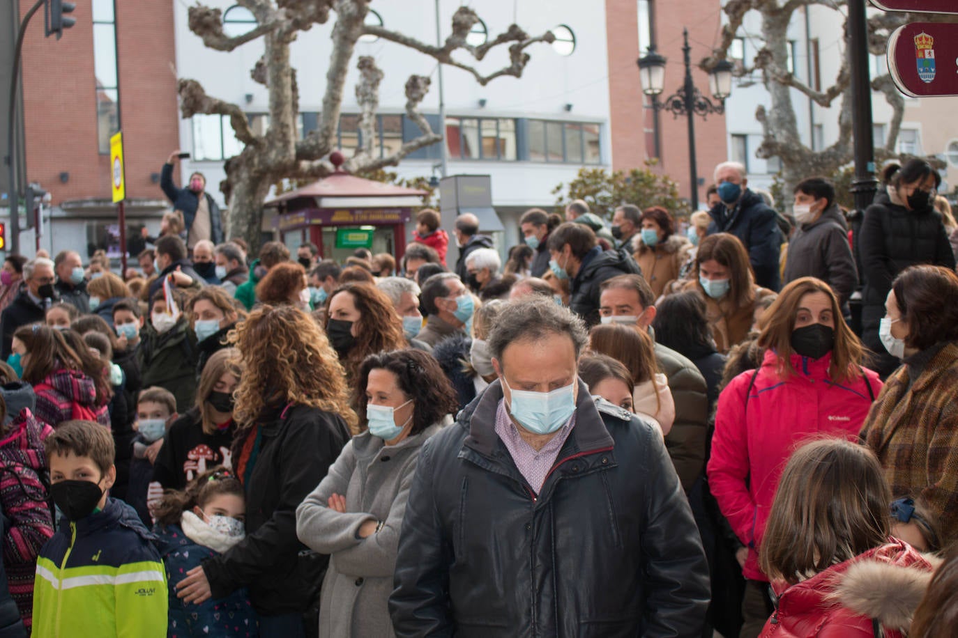 Fotos: Las familias se manifiestan en Santo Domingo de la Calzada por la libre elección de centro