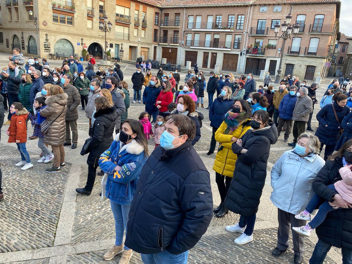 Fotos: Las familias se manifiestan en Santo Domingo de la Calzada por la libre elección de centro