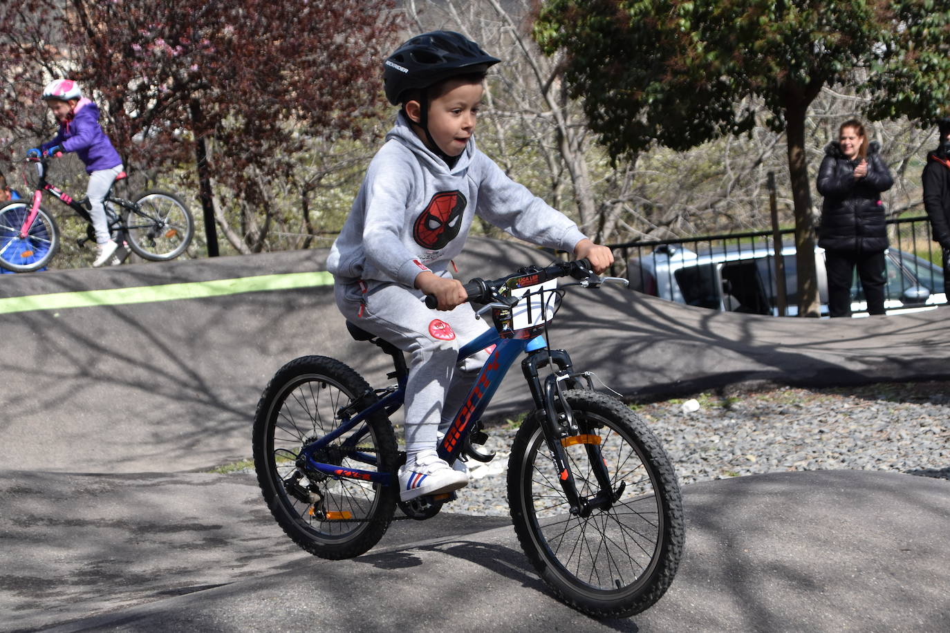 Fotos: Arranca en Igea el campeonato de La Rioja de pumptrack