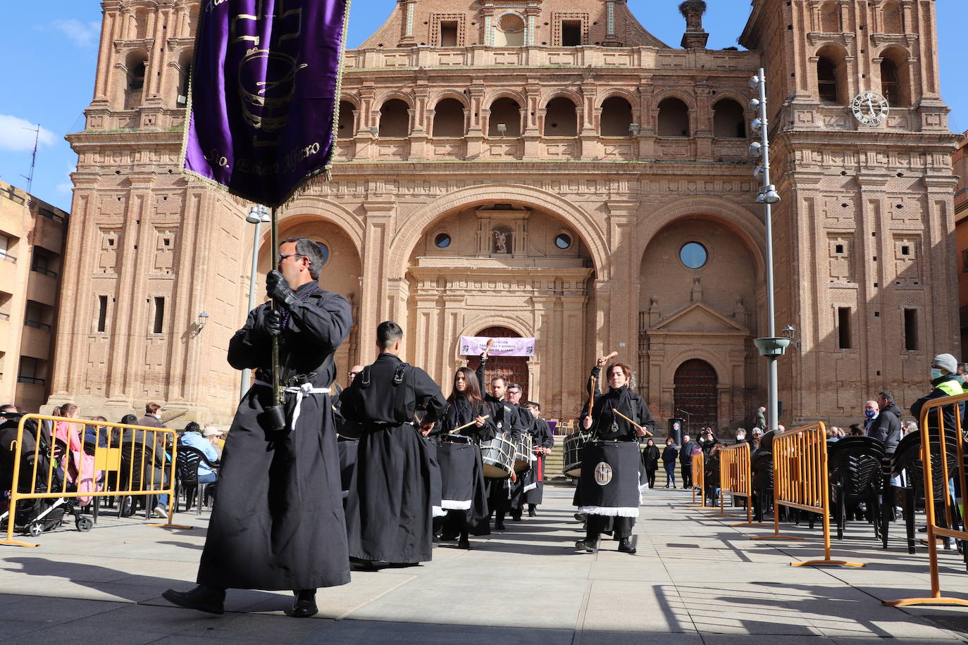 Fotos: Las calles de Alfaro redoblan con la solemnidad de Semana Santa