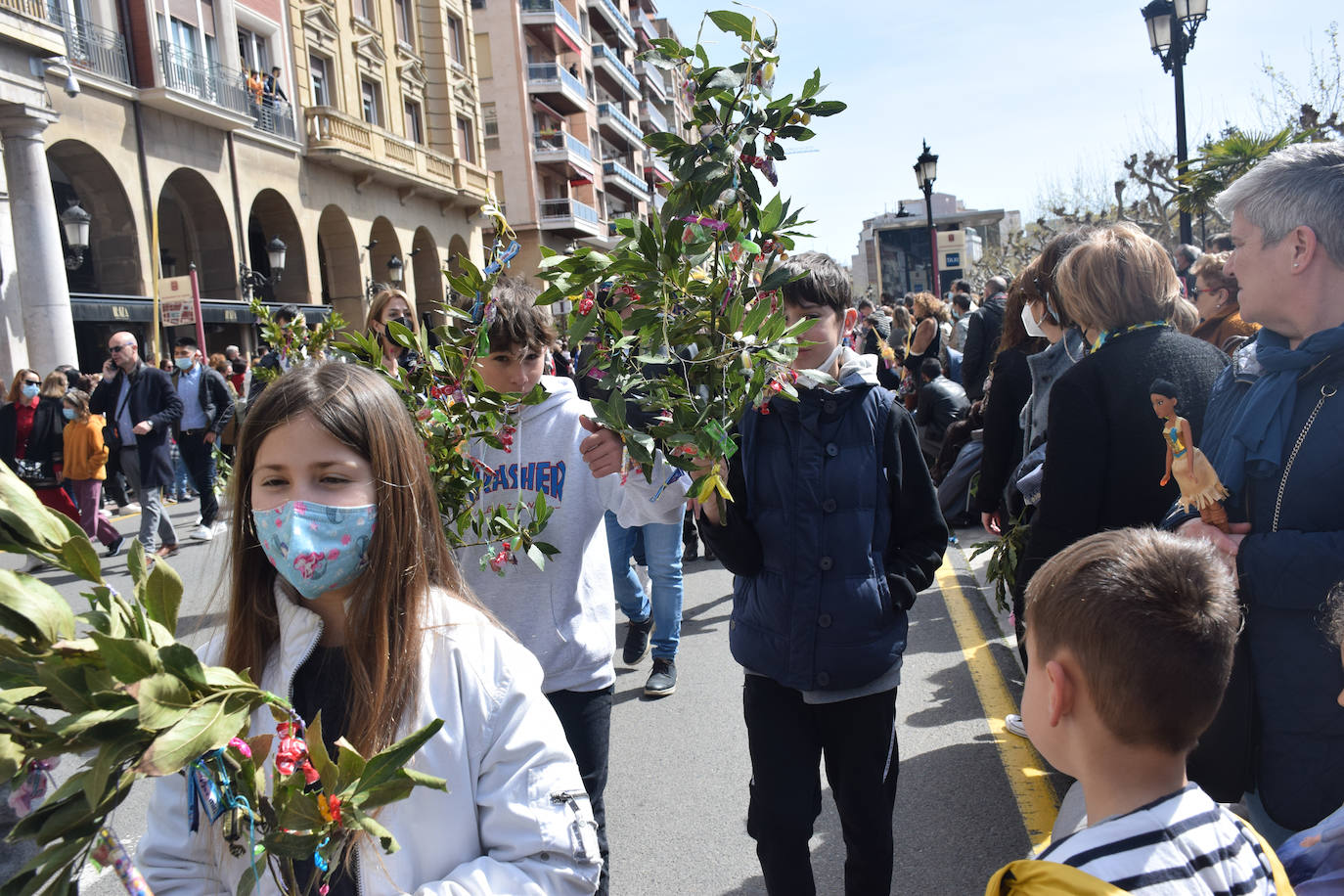 Fotos: Los niños protagonizan la procesión de la Borriquilla de Logroño