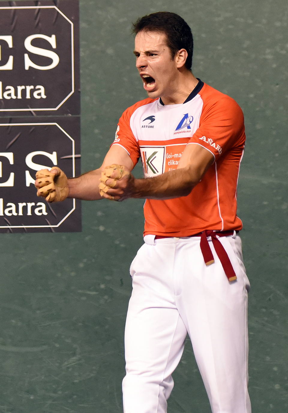 Darío celebra una victoria en un partido anterior. 