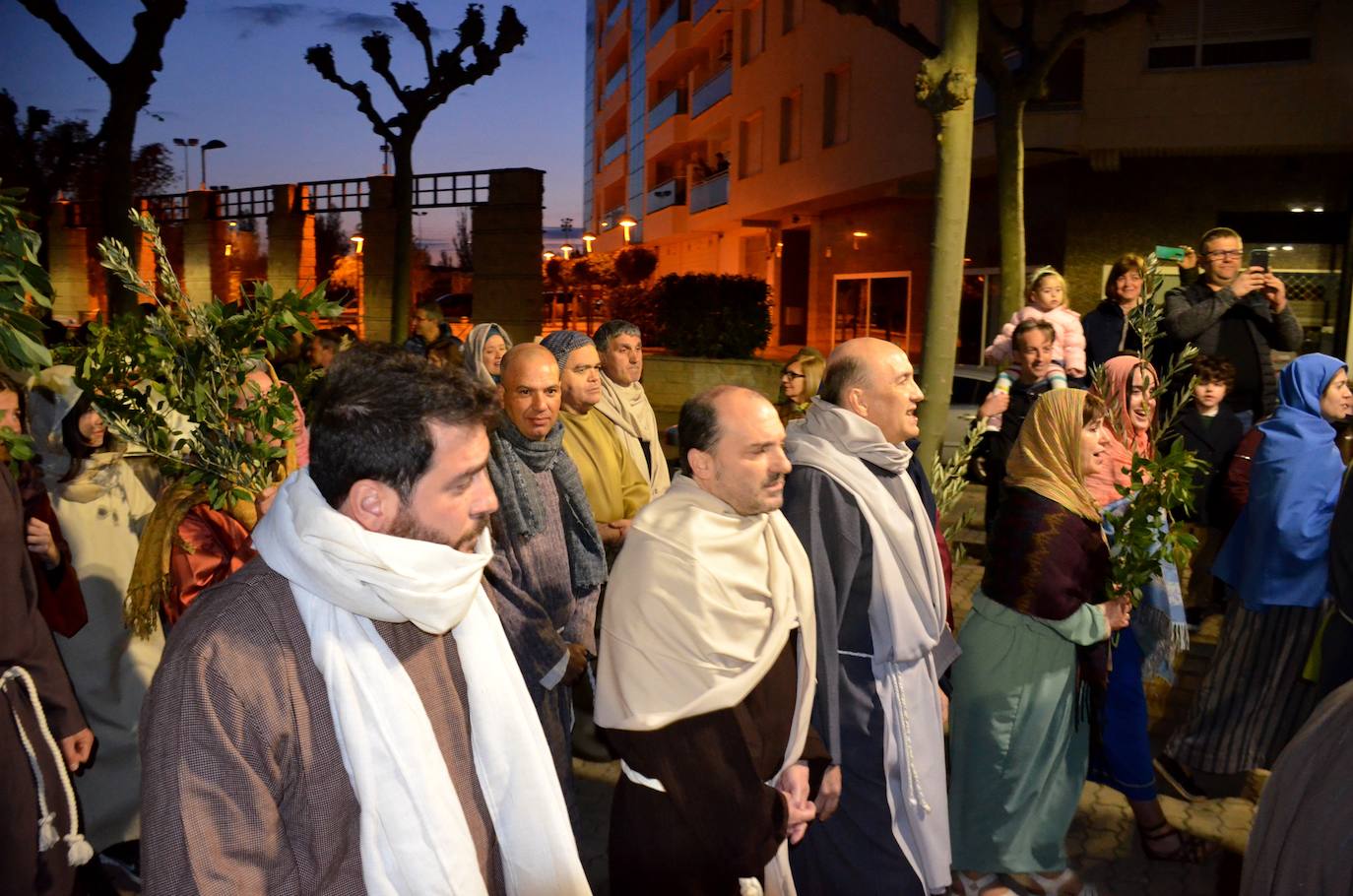 Paso Viviente puso en escena la noche del Jueves Santo la muerte y resurrección de Jesucristo ante miles de personas. 