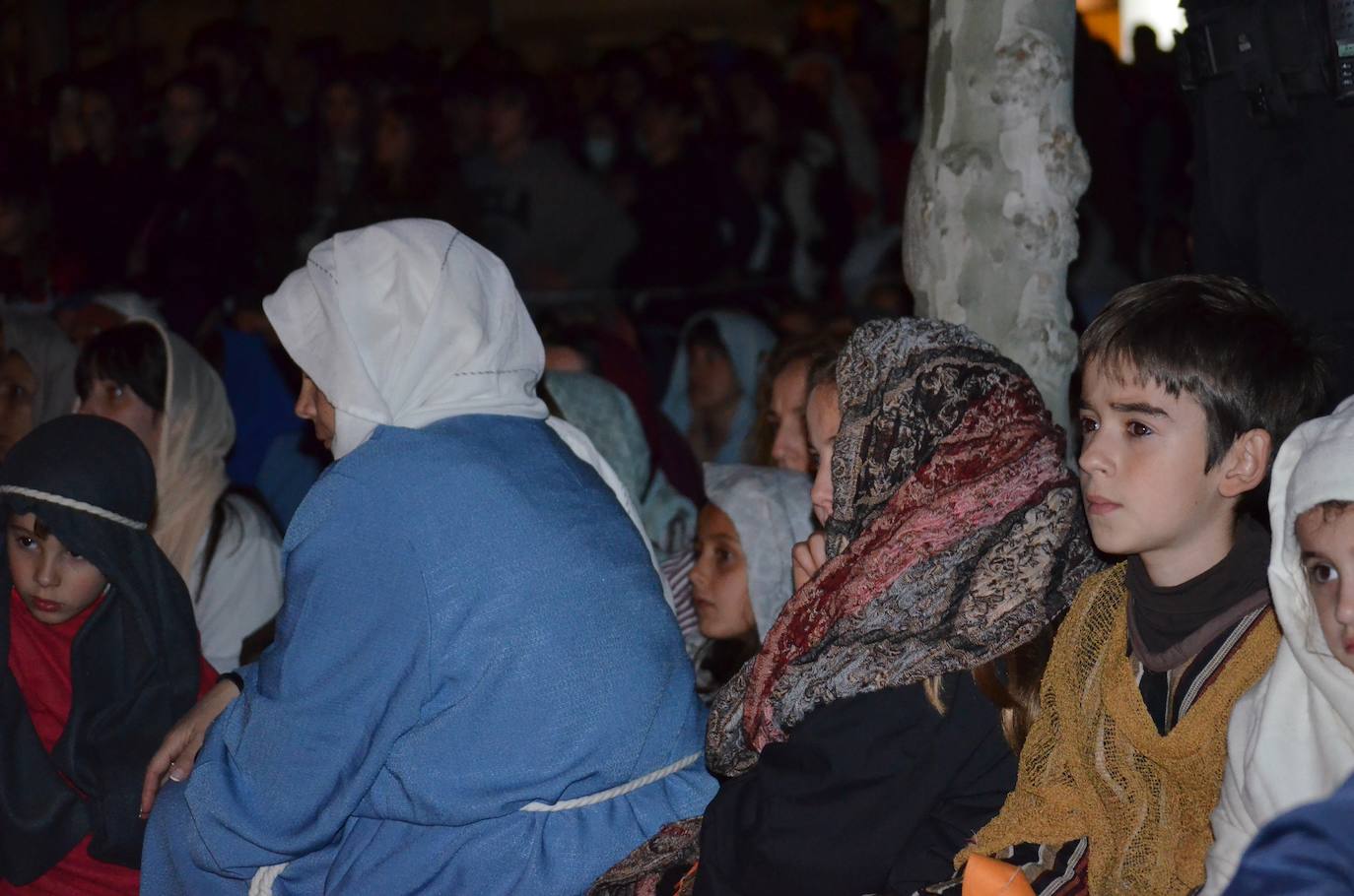 Paso Viviente puso en escena la noche del Jueves Santo la muerte y resurrección de Jesucristo ante miles de personas. 