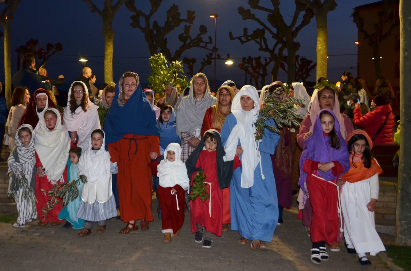 Paso Viviente puso en escena la noche del Jueves Santo la muerte y resurrección de Jesucristo ante miles de personas. 