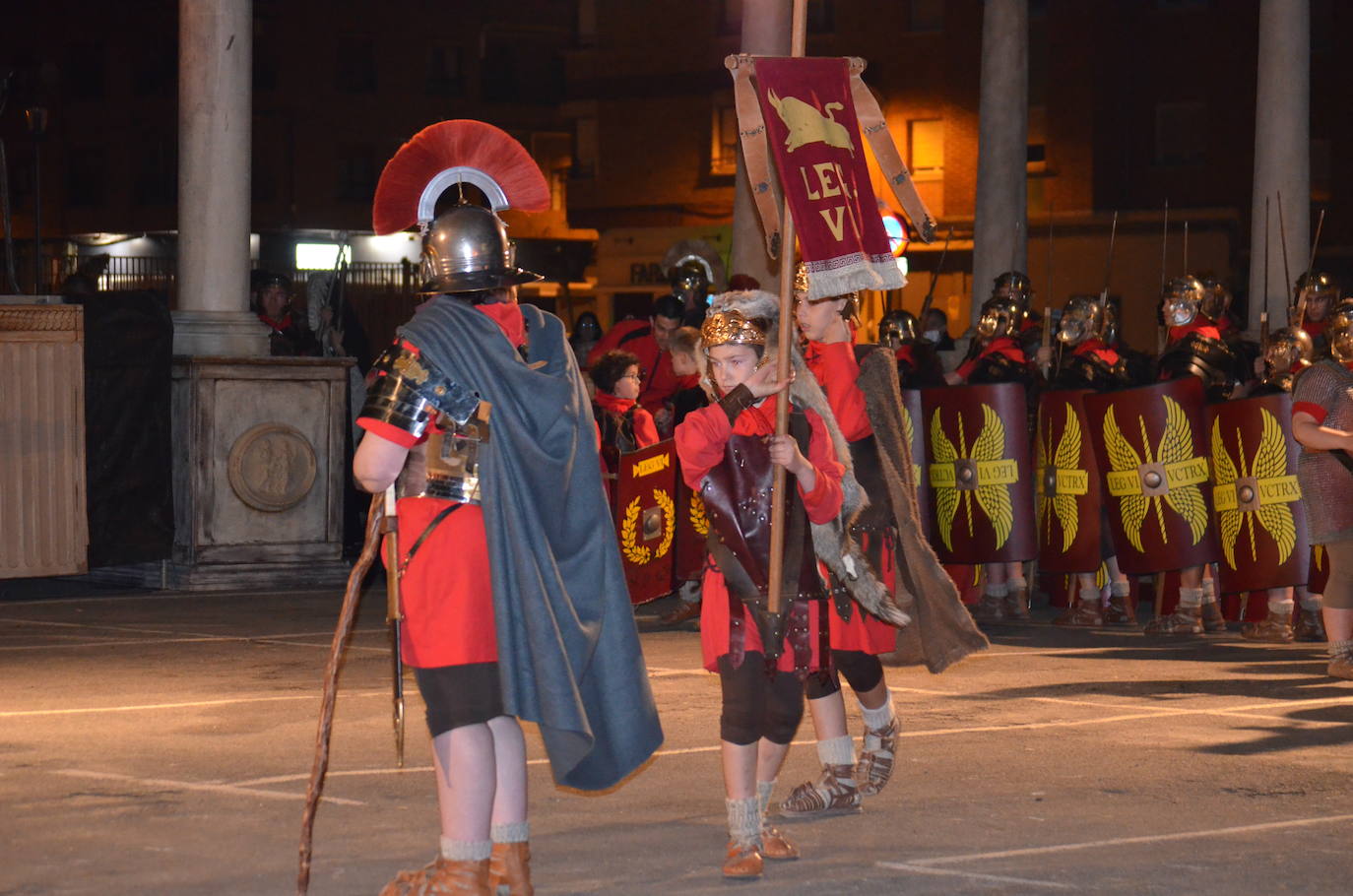 Paso Viviente puso en escena la noche del Jueves Santo la muerte y resurrección de Jesucristo ante miles de personas. 