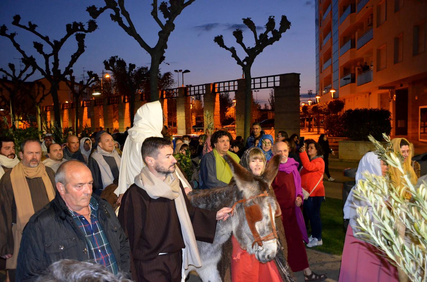 Paso Viviente puso en escena la noche del Jueves Santo la muerte y resurrección de Jesucristo ante miles de personas. 