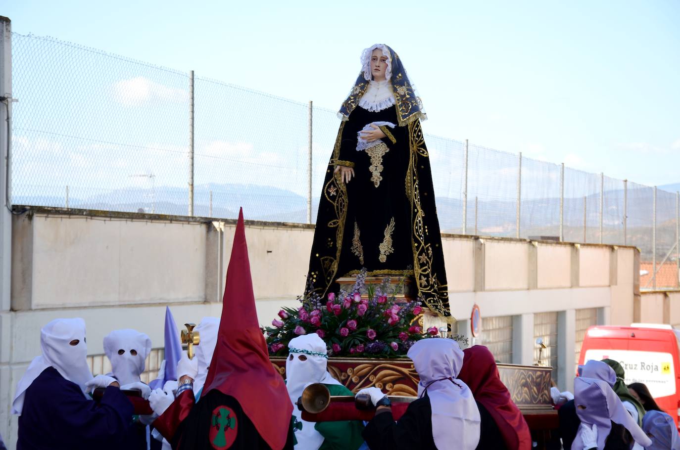 Esta procesión está dedicada a las mujeres maltratadas. 