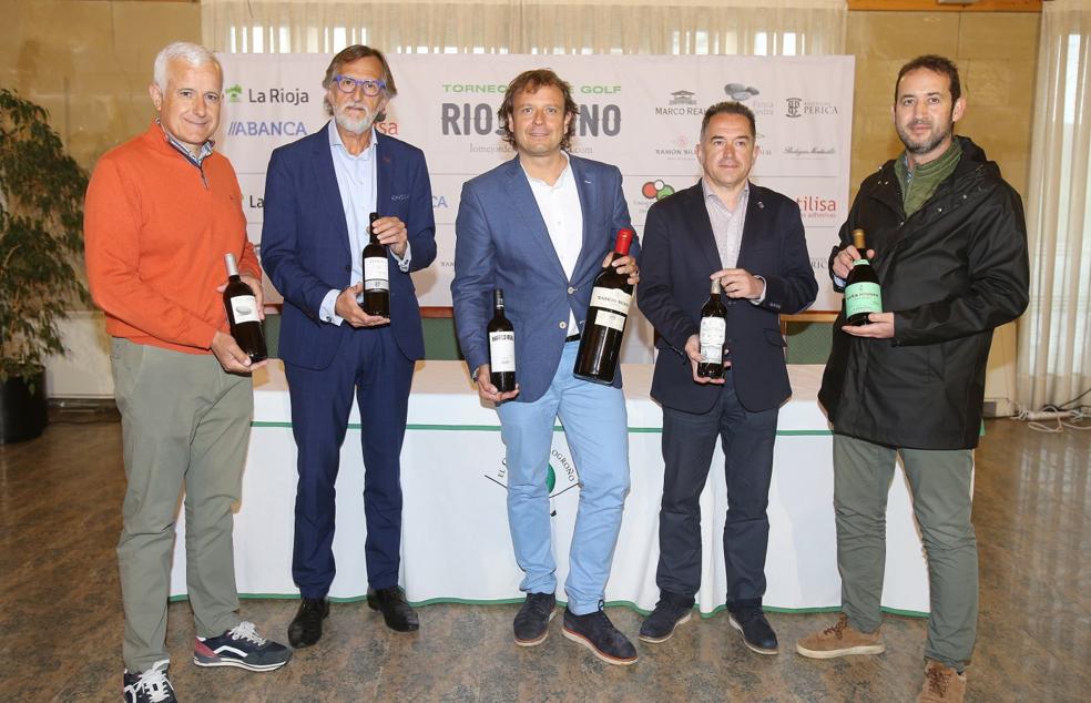 La organización del Torneo Golf Rioja&Vino posa junto a los patrocinadores. 