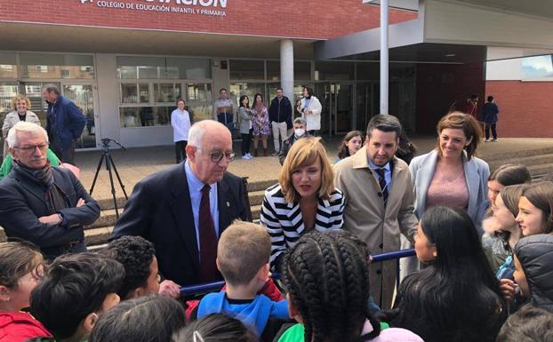 Visita de la ministra de Educación a dos centros educativos de Arnedo. 