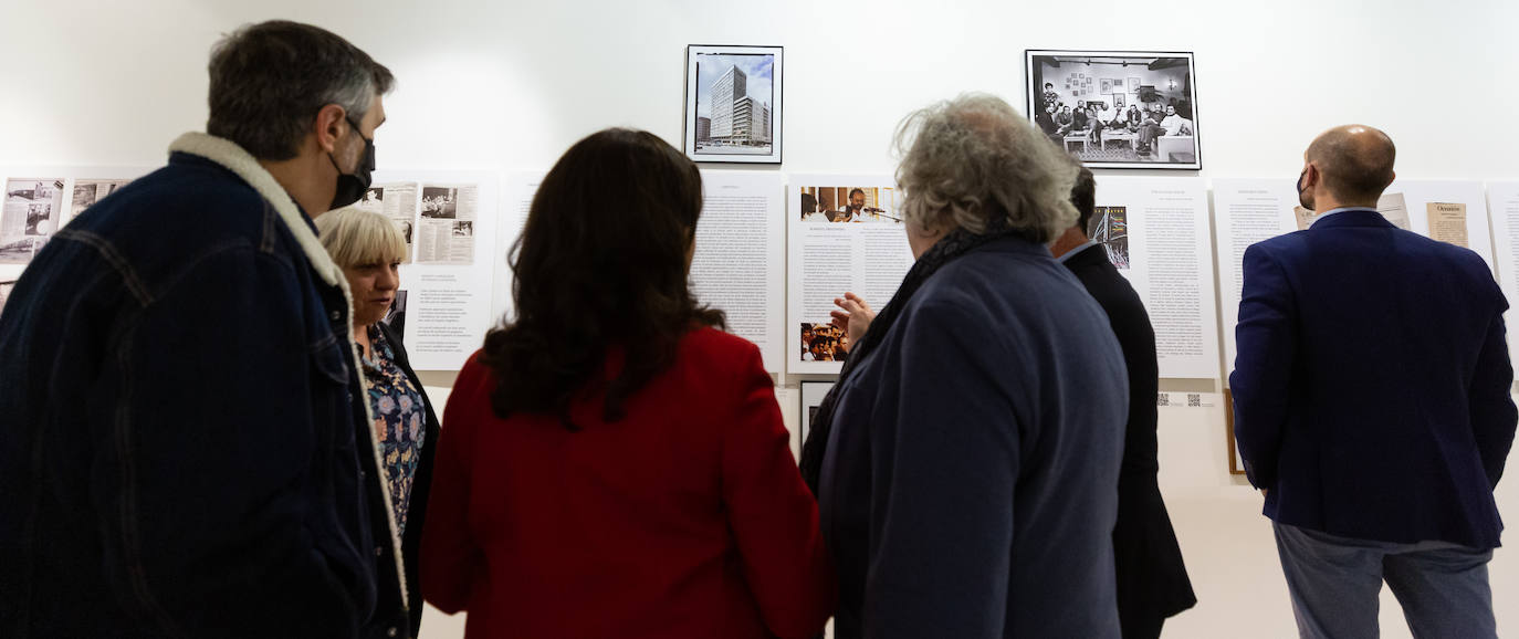 Fotos: Una exposición en la Biblioteca de La Rioja homenajea al poeta y periodista Roberto Iglesias