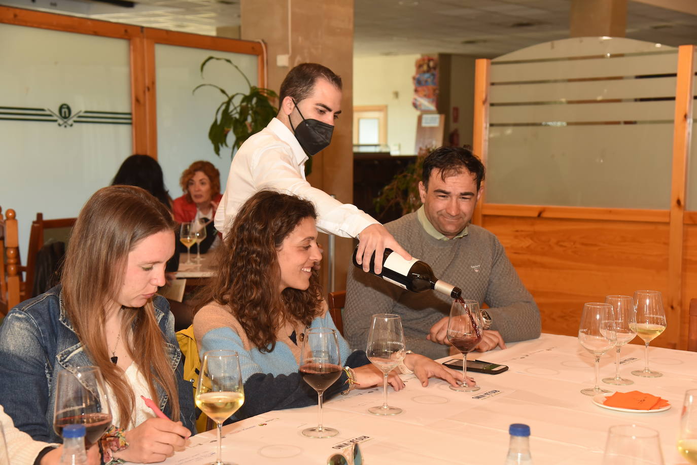 Fotos: Cata de vinos de Finca Valpiedra en el Torneo Golf Rioja&amp;Vino