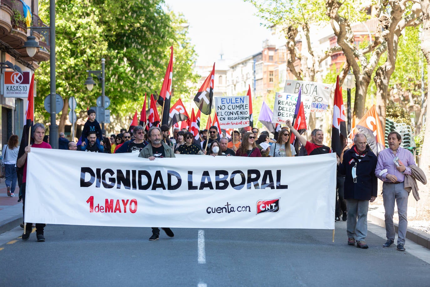 Fotos: Manifestación principal del Primero de Mayo en La Rioja