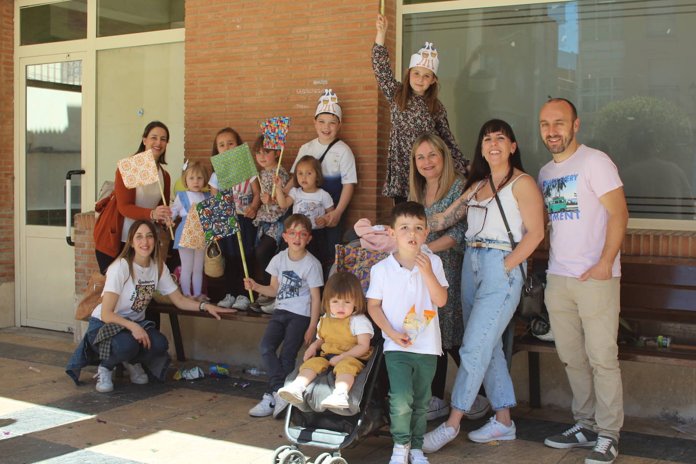 Fotos: Los Mayos de Lardero hacen bullir la plaza