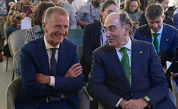 Galán: «Solamente los tontos pagan la tarifa regulada por el Gobierno»