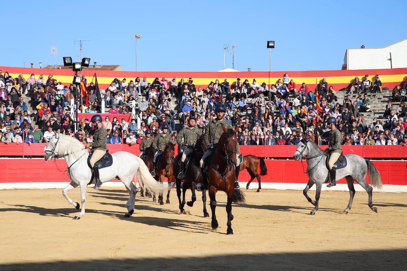 Fotos: El desfile de la caballería de la Guardia Real en Alfaro