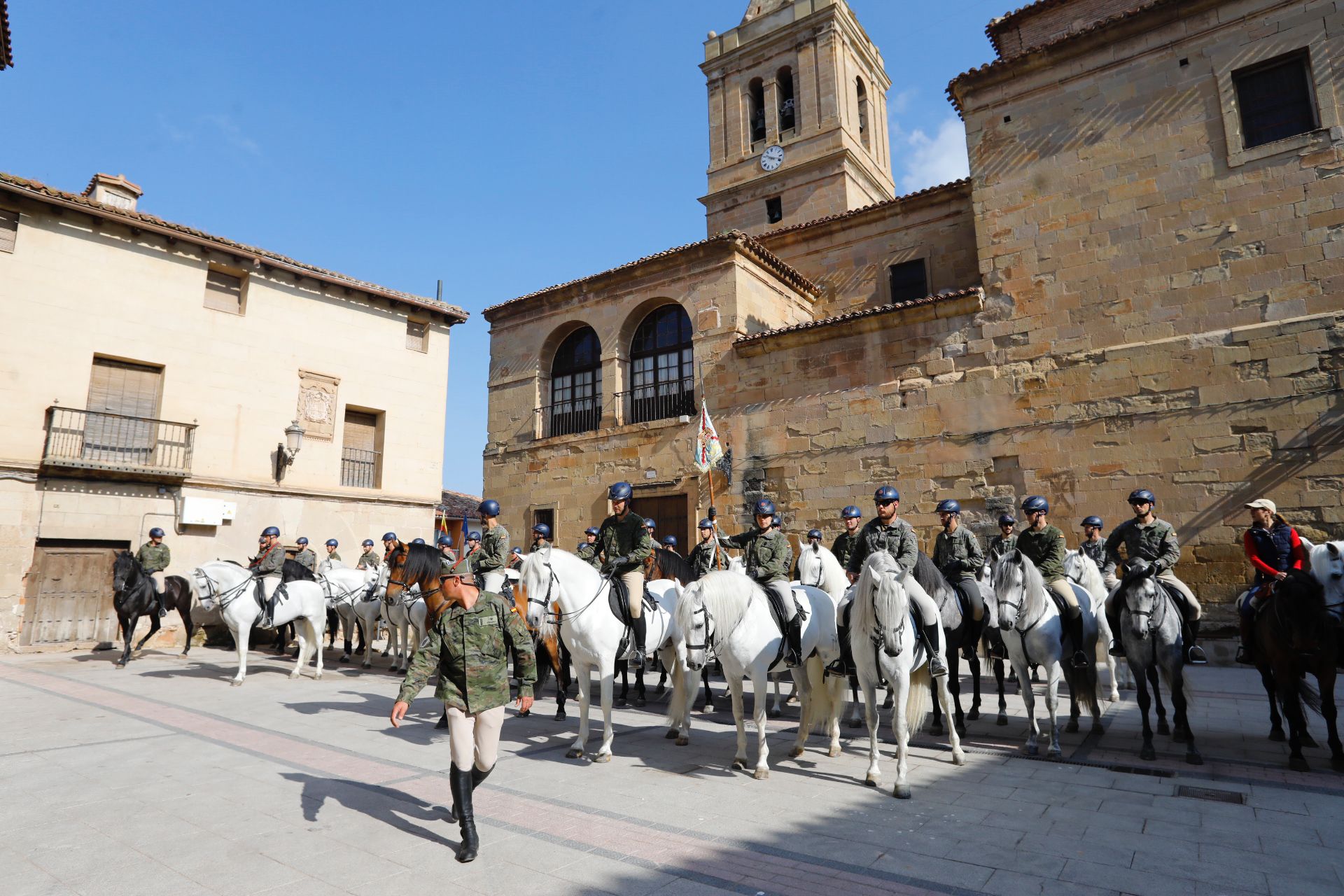 Fotos: La Guardia Real hace parada en Alberite