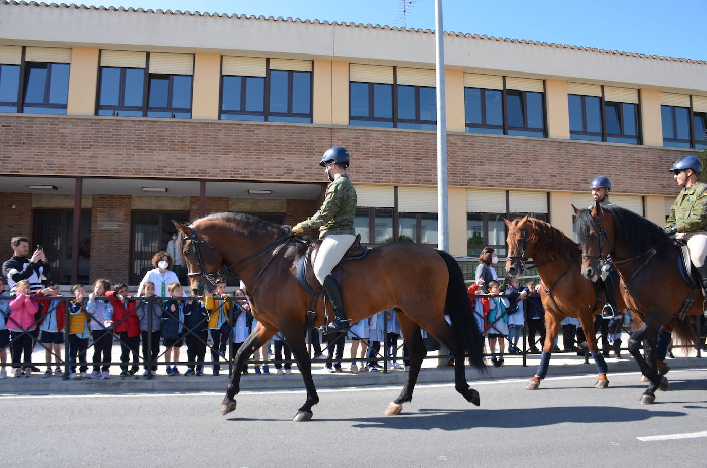 Fotos: Desfile de la Guardia Real a caballo por Calahorra