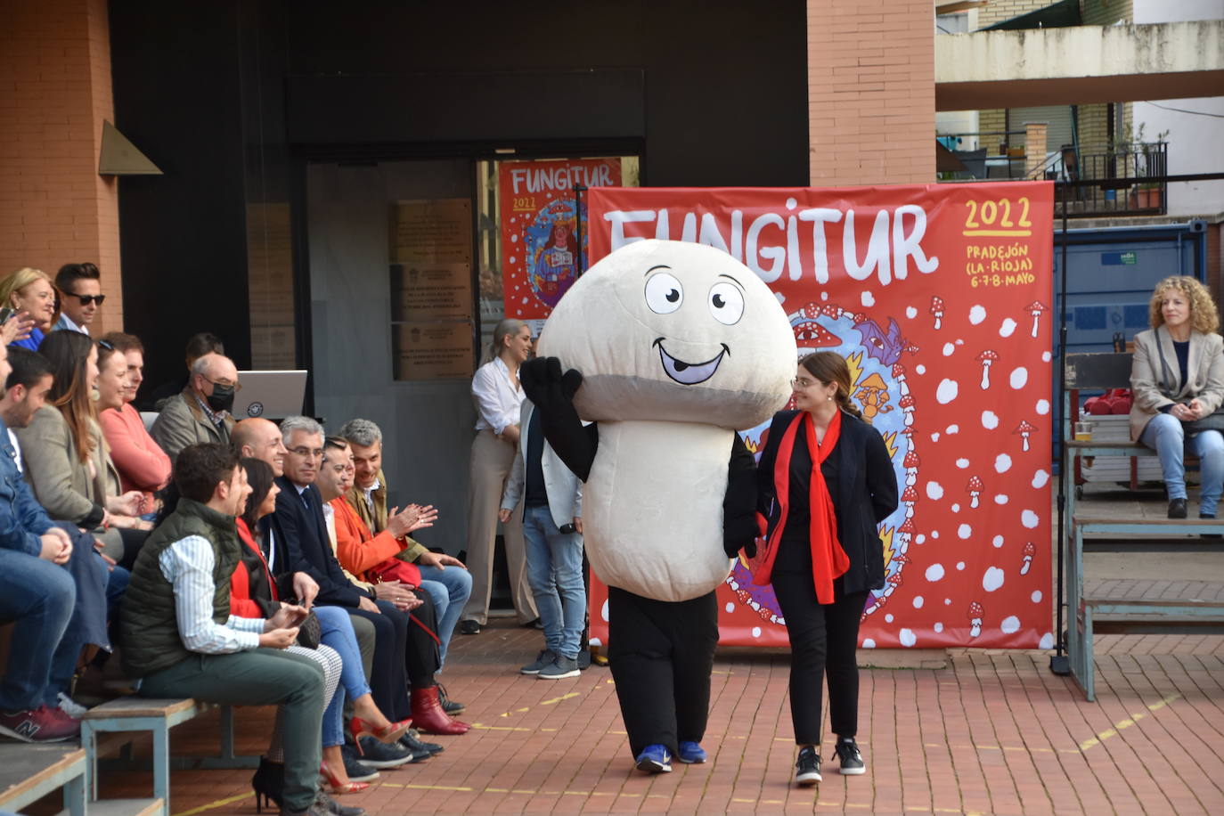 Fotos: Comienza Fungitur con danza, ruta de pinchos y nueva mascota