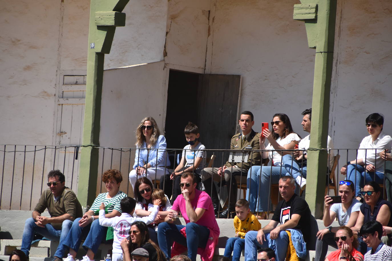 Fotos: Exhibición de la Guardia Real en la plaza de toros de Calahorra