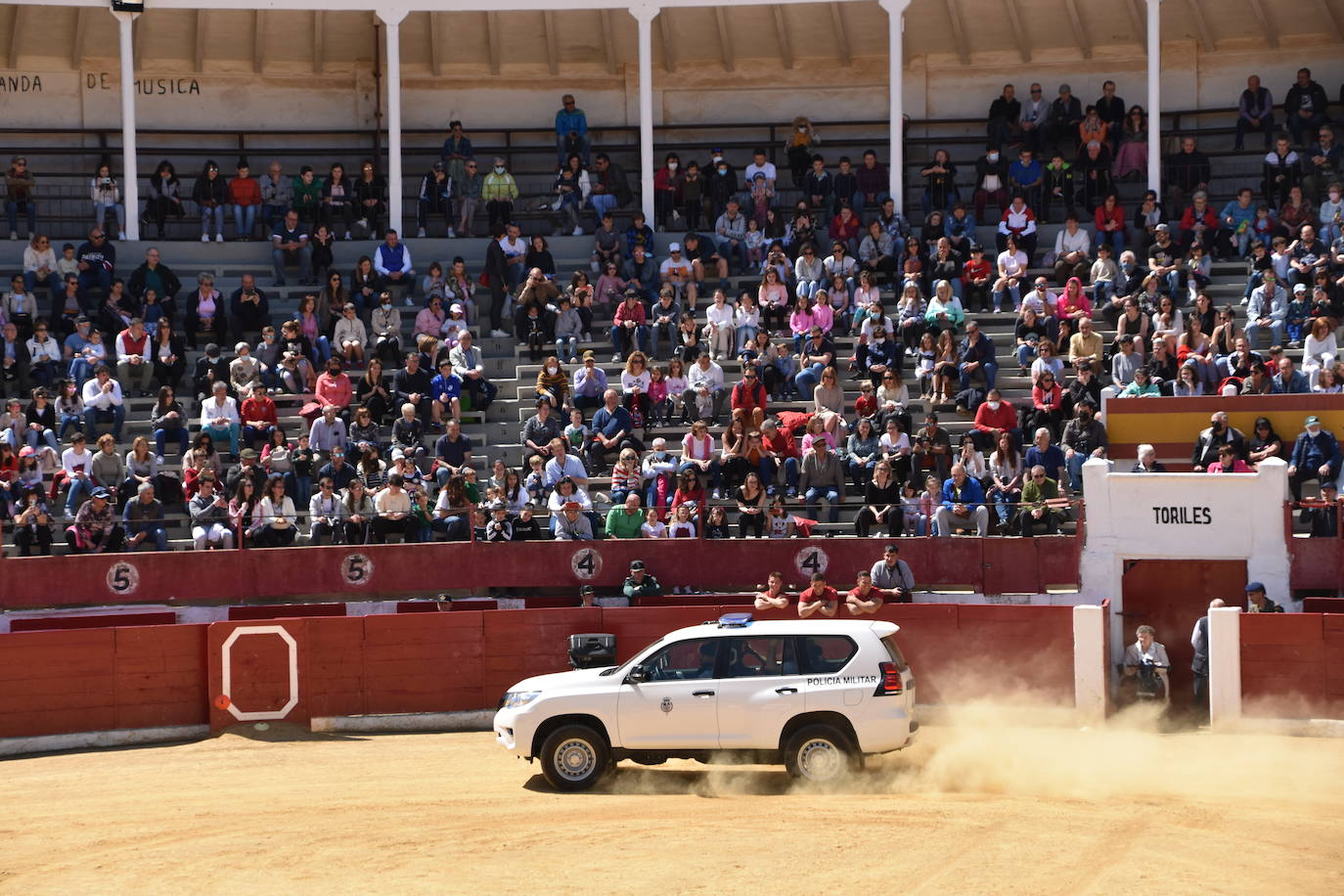 Fotos: Exhibición de la Guardia Real en la plaza de toros de Calahorra