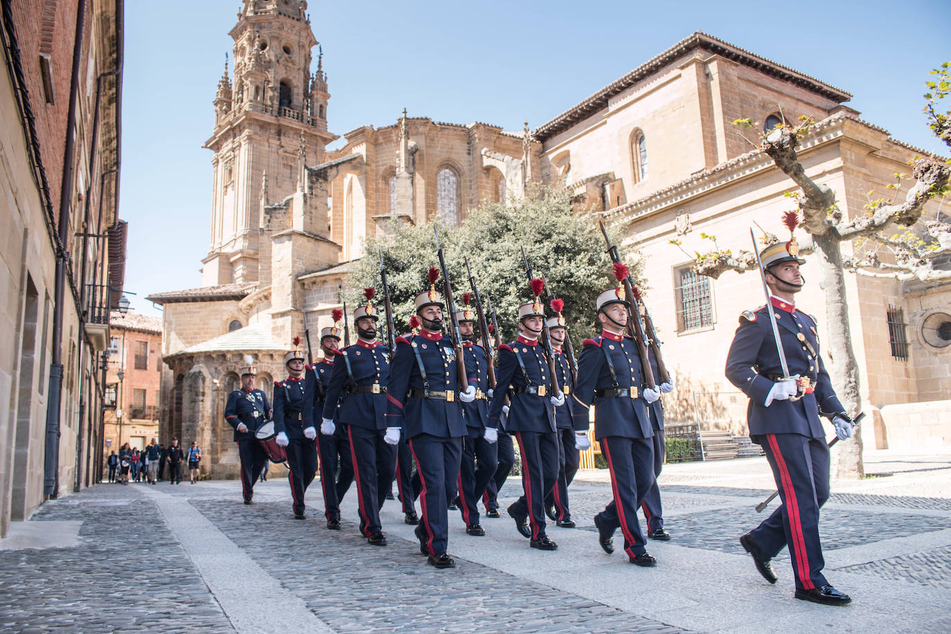 Fotos: La Guardia Real, en las calles de Santo Domingo de la Calzada