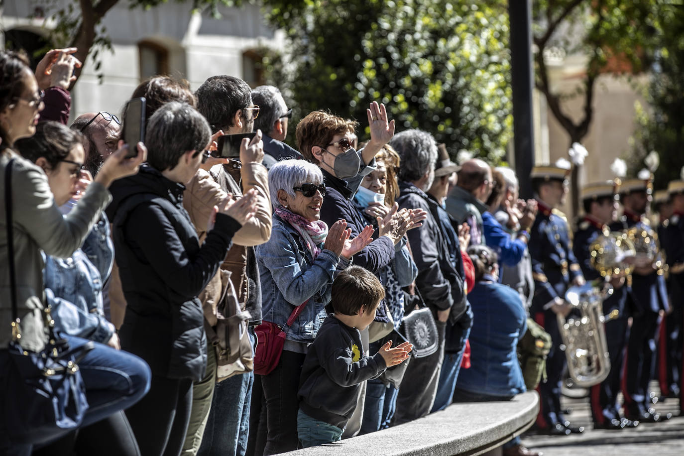 Fotos: La Guardia Real desfila por el centro de Logroño