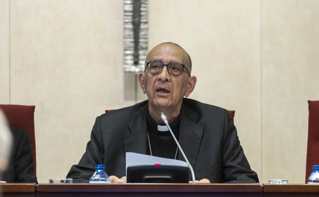 Juan José Omella, en la asamblea plenaria de los obispos. 