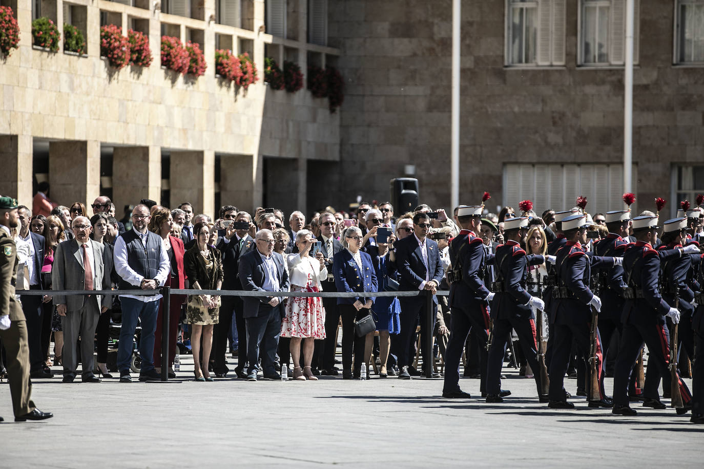 Fotos: 370 personas juran bandera en Logroño