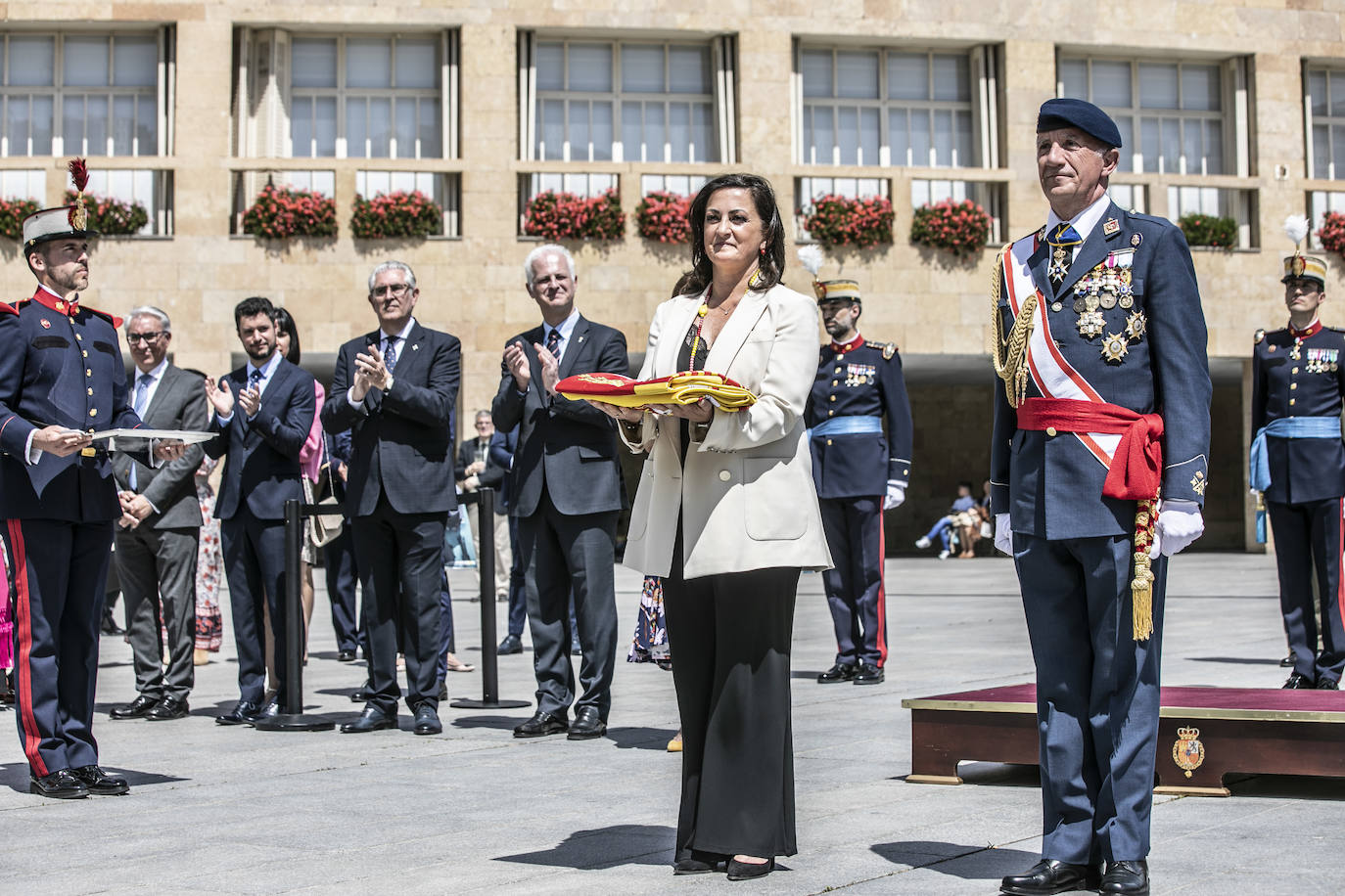 Fotos: 370 personas juran bandera en Logroño