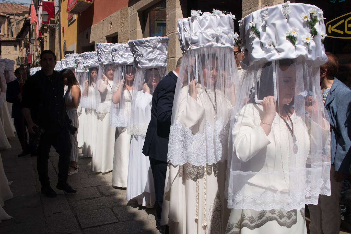 Fotos: Procesión de las doncellas en Santo Domingo de la Calzada