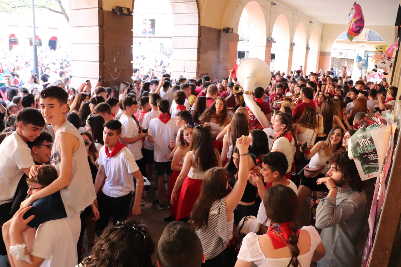 Fotos: Alegría en Alfaro en el arranque de las fiestas de Primavera