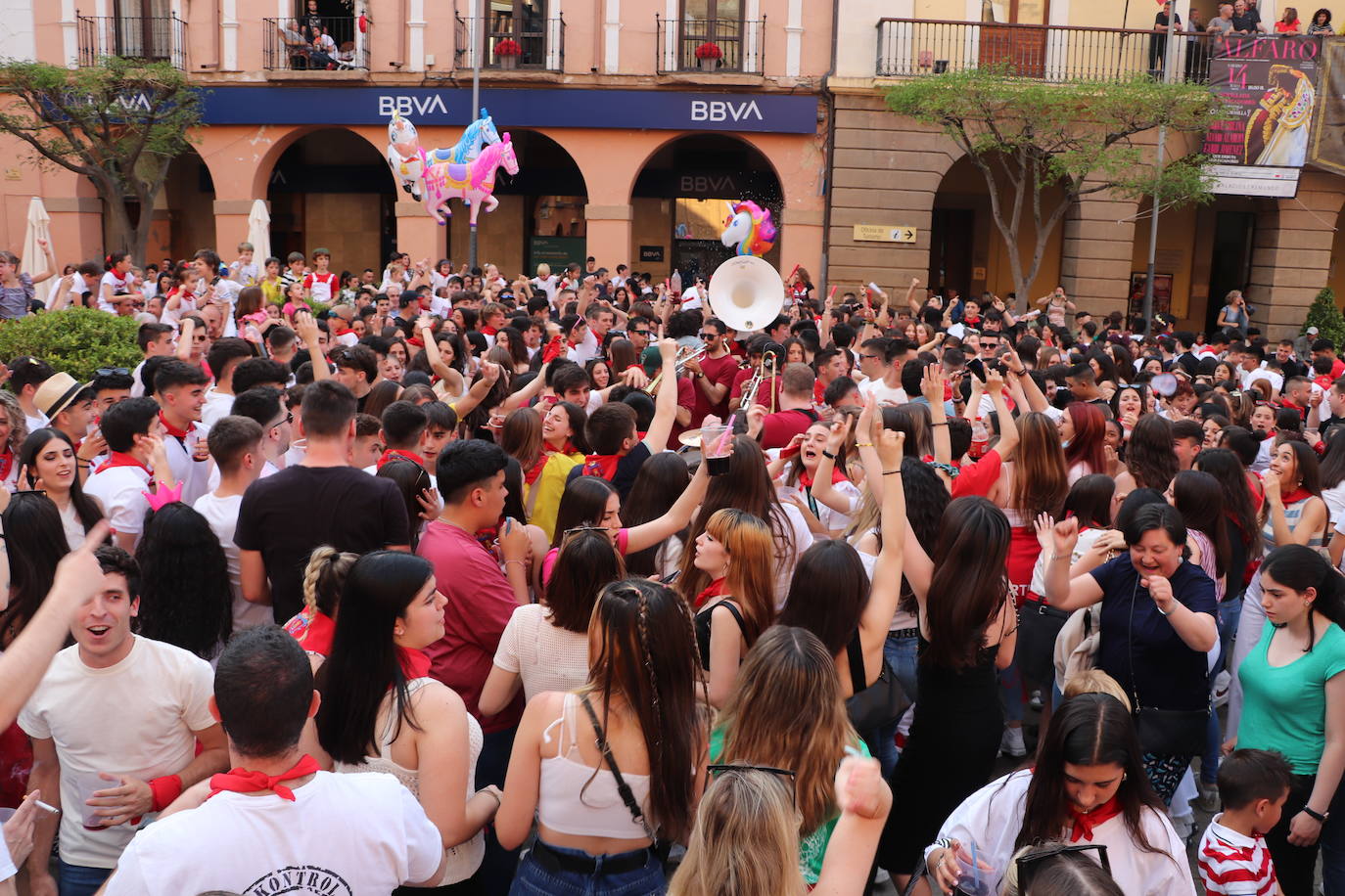 Fotos: Alegría en Alfaro en el arranque de las fiestas de Primavera