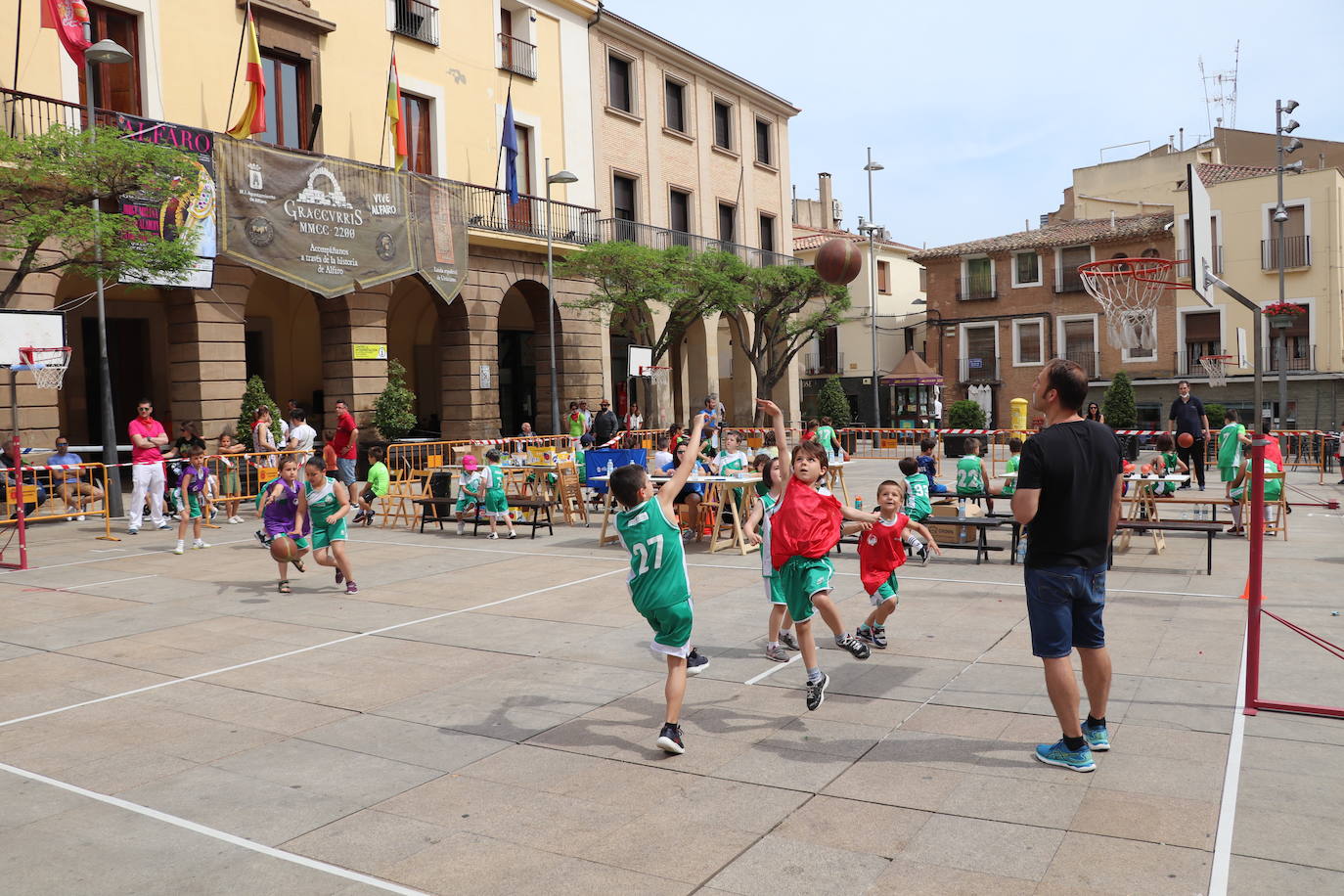 Fotos: Alfaro disfruta se la segunda jornada de las fiestas de Primavera