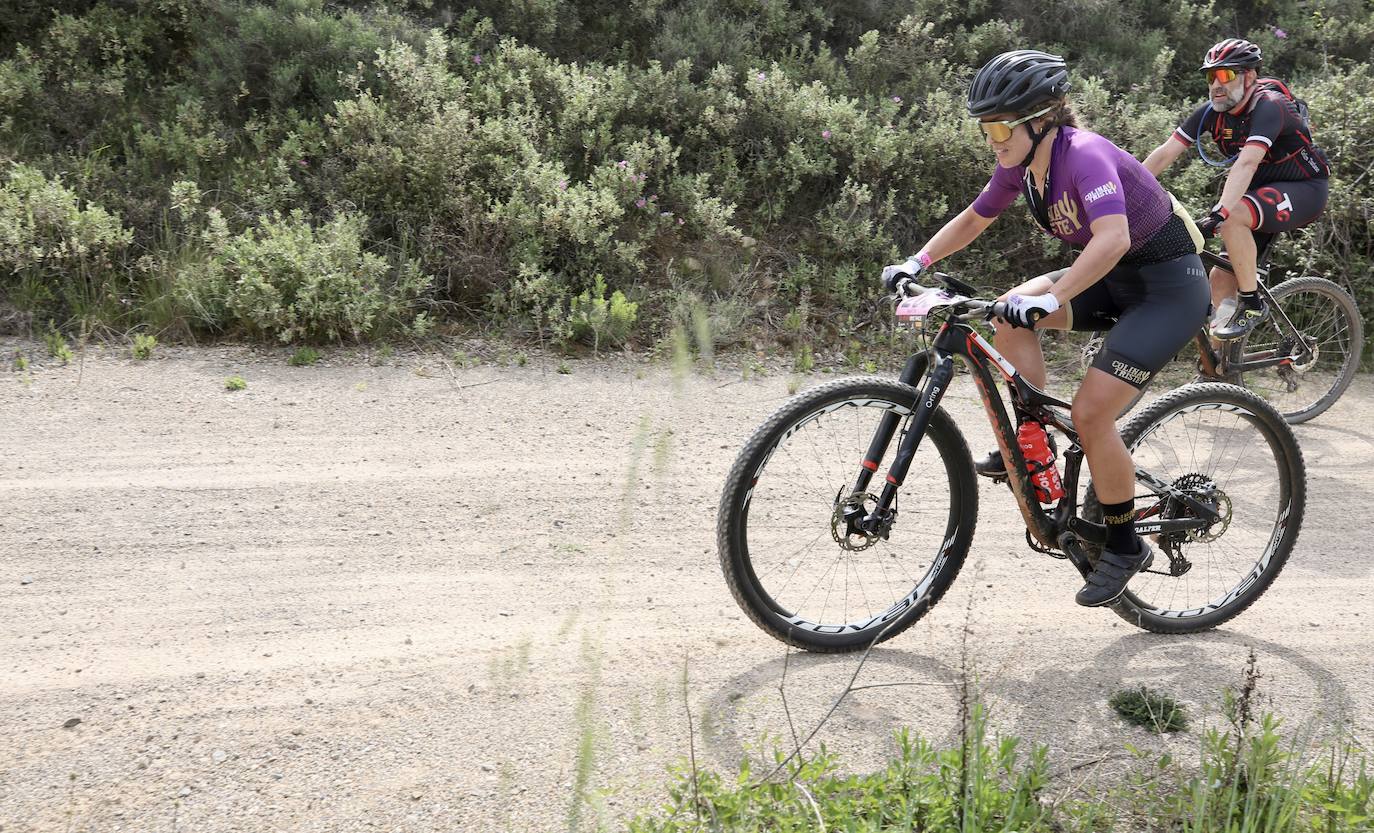 Fotos: Hans Becking gana la segunda etapa de La Rioja Bike Race