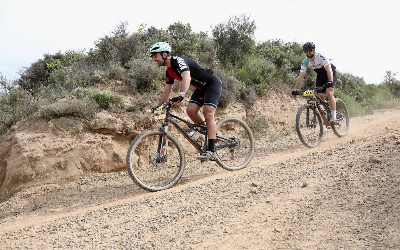 Fotos: Hans Becking gana la segunda etapa de La Rioja Bike Race