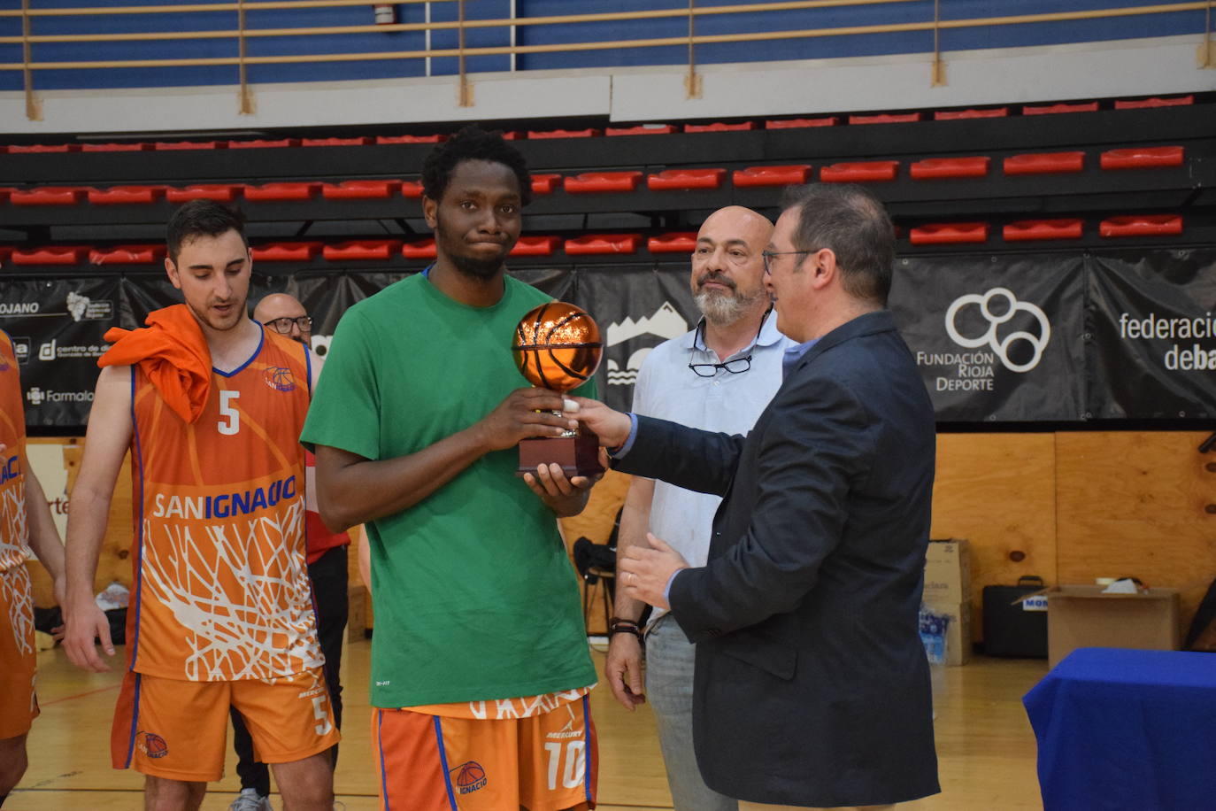 Fotos: Lobete acoge el Día del Baloncesto