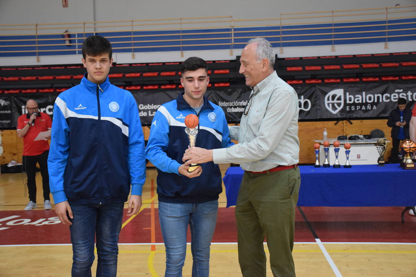 Fotos: Lobete acoge el Día del Baloncesto